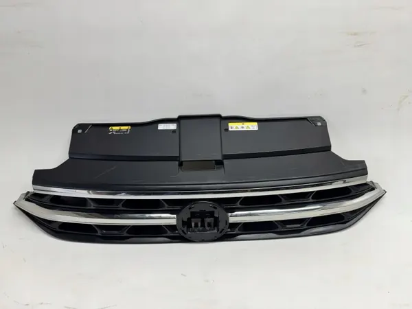 Rejilla VW T-Roc R-Line OEM 2GA853653H - Usado image 6