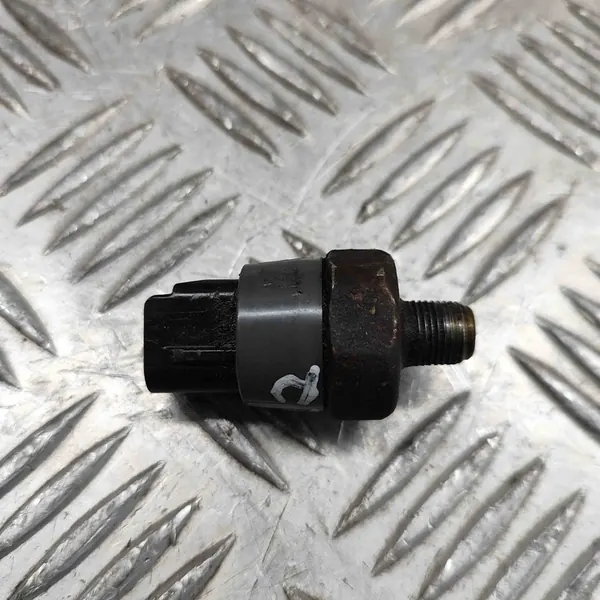 Öljynpaineanturi VOLVO S90 2.0L 2019 OEM 31405635 image 4