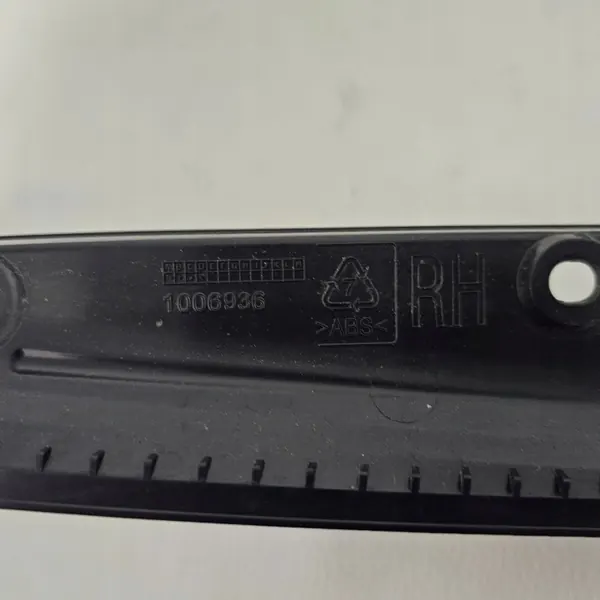 Sensor Puerta Trasera Derecha Tesla Model X Plaid OEM 104159500F image 10