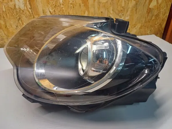 Vasemmalla etuvalo Volkswagen Touran II 2011 image 4