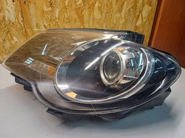 Vasemmalla etuvalo Volkswagen Touran II 2011 image 5