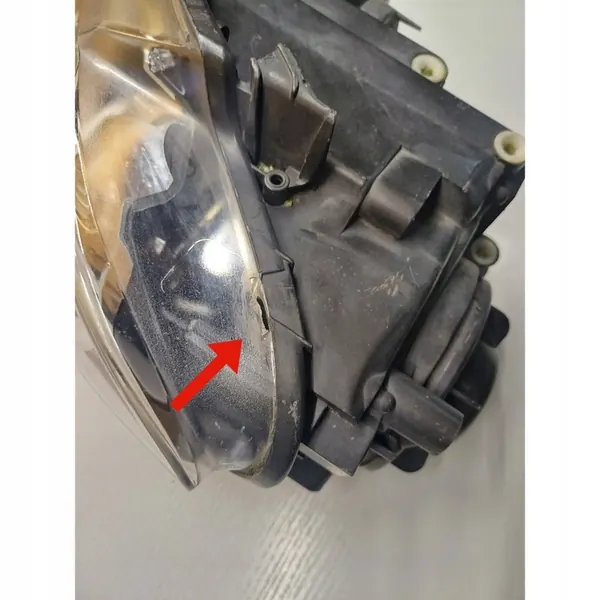 Vasemmalla etuvalo Volkswagen Touran II 2011 image 6