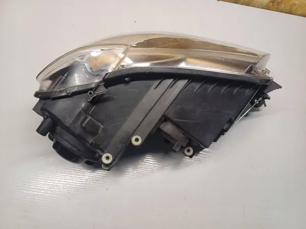 Vasemmalla etuvalo Volkswagen Touran II 2011 image 8