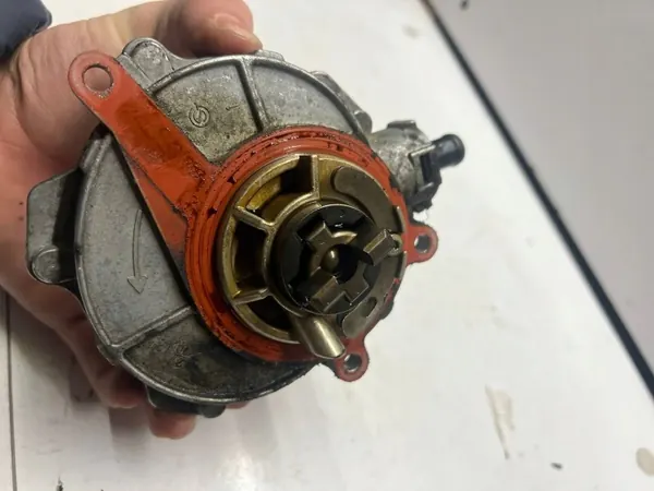 Carter de distribution OEM 06E145105 Audi S5 3.0 TFSI image 7