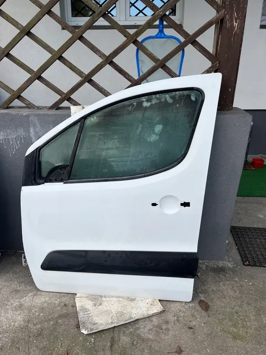Vänster framsida dörr Citroen Berlingo III Peugeot Partner 08-18 image 6