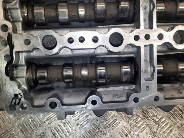Tapa de árbol de levas OEM 504010018 para Iveco Daily 2.3 HPi image 7