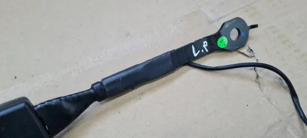 OEM 8R0857755F Etu-oikea turvavyön kiristin image 4