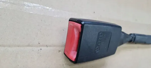 OEM 8R0857755F Etu-oikea turvavyön kiristin image 7