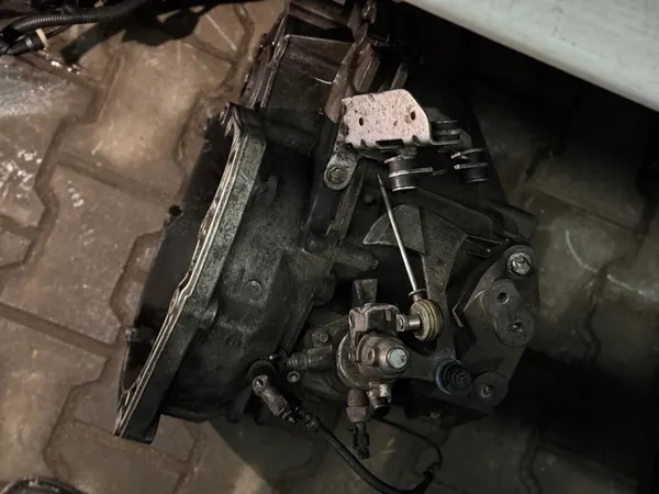 Opel Astra H Vectra C Insignia A Gearbox Case M32 image 2