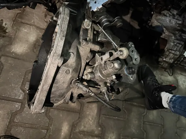 Opel Astra H Vectra C Insignia A Gearbox Case M32 image 4