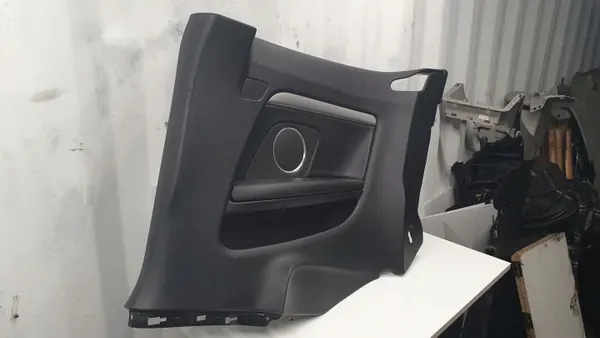 Painel lateral direito traseiro OEM 8T0867036 Audi A5 image 3