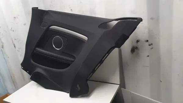 Painel lateral direito traseiro OEM 8T0867036 Audi A5 image 4