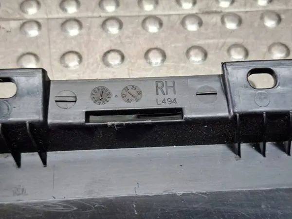 OEM S25165971 Främre höger pelaröverdrag Range Rover Sport image 7