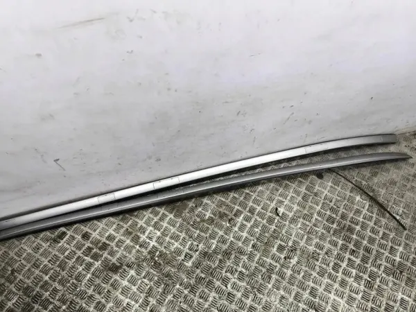 Pega traseira esquerda OEM 872303Z000 para Hyundai i40 image 2
