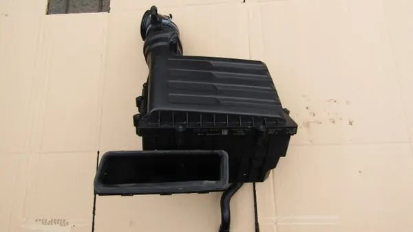 VW T ROC Luftfiltergehäuse OEM 2.0 TDI image 2