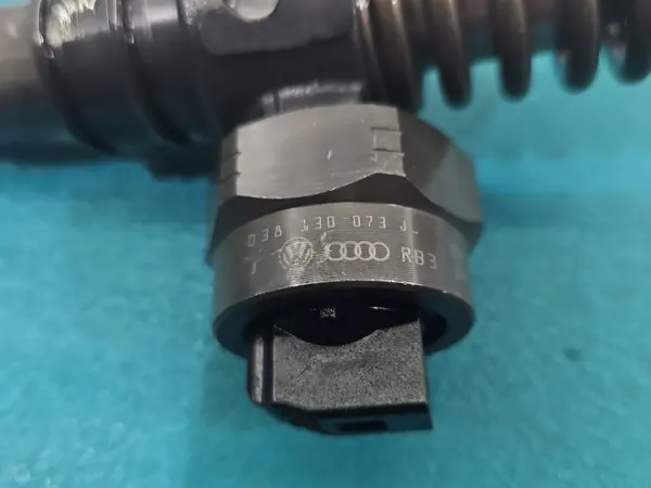 OEM 0414720015 Einspritzpumpe 1.9 TDI Gebraucht image 3