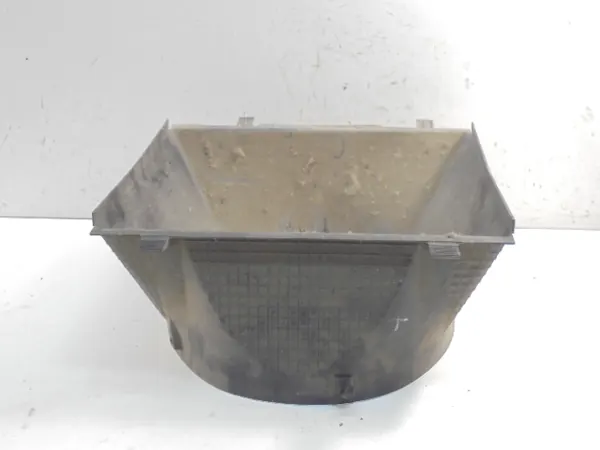 Opel OE Radiatorbehuizing OEM 90220555 - Gebruikt image 3