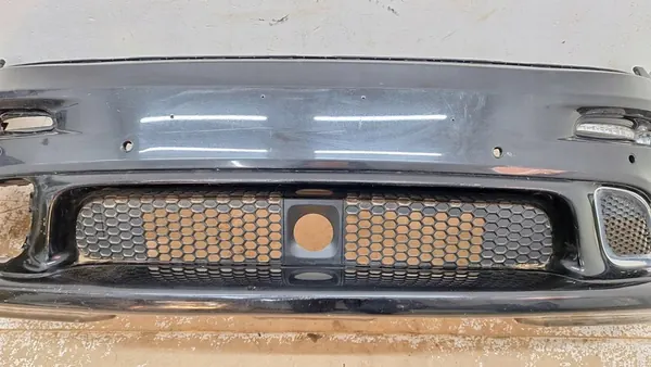 Paraurti anteriore Jeep Grand Cherokee WK2 SRT8 6xPDC image 3