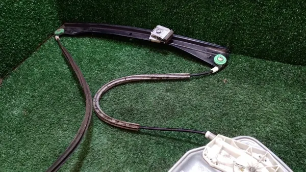 Regulador janela dianteira direita VW OEM 1K3837402T image 4