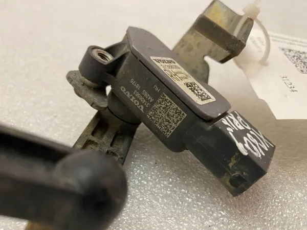 Volvo OE 31360329 Framluftfjädringsnivåsensor image 4