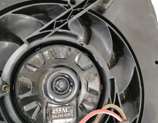 Radiador de agua VW Transporter T4 2.5 701121207G image 2