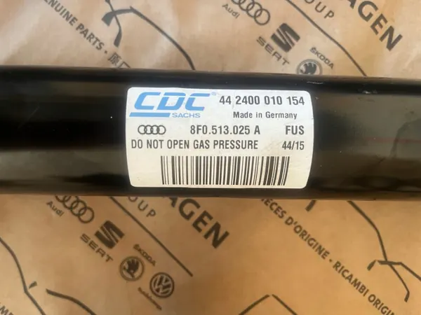 Audi A5 8T 2.0 TDI Amortisseurs AV AR OEM 8F0513025A image 4