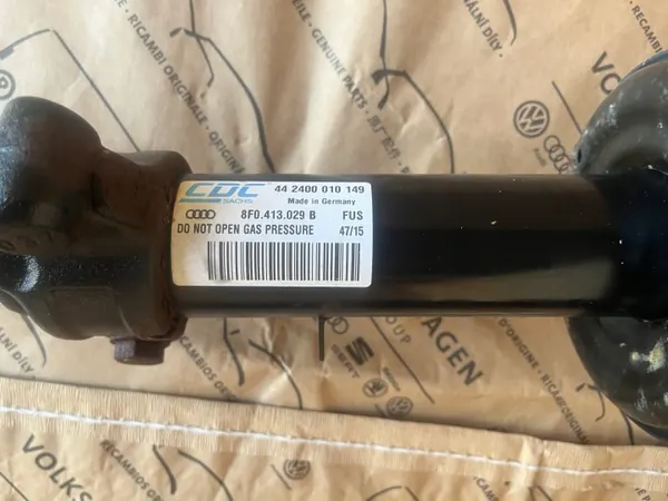 Audi A5 8T 2.0 TDI Amortisseurs AV AR OEM 8F0513025A image 7