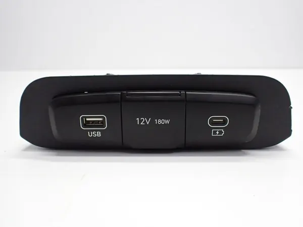 Conector USB 96125-DY100 Hyundai i10 III image 1