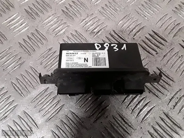 2009 Renault Clio III ECU 8200261817 image 2
