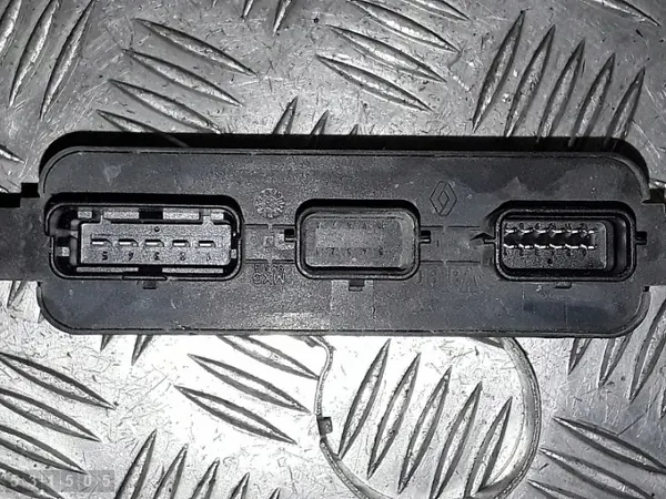 2009 Renault Clio III ECU 8200261817 image 4