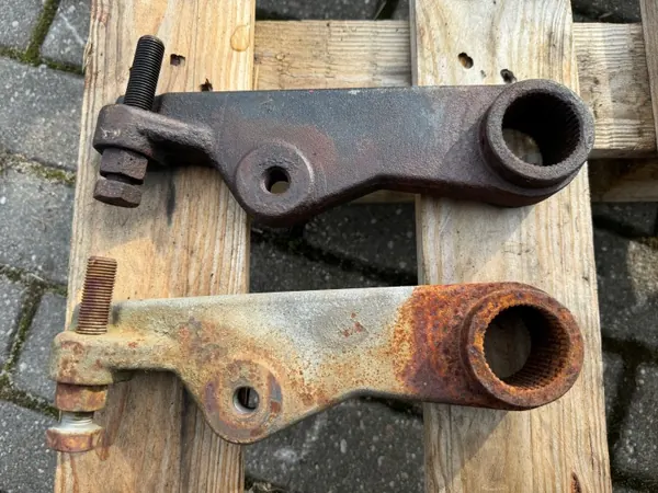 Ohjaamon kallistustuki OEM 9703170324 Mercedes Axor Atego image 3