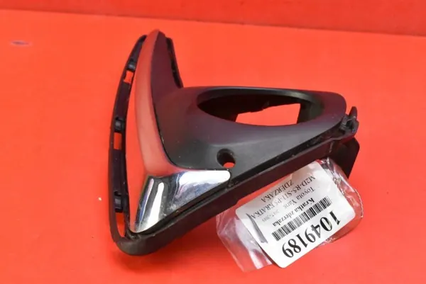 Rejilla parachoques delantera derecha OEM 81481-0D340 Usado image 3