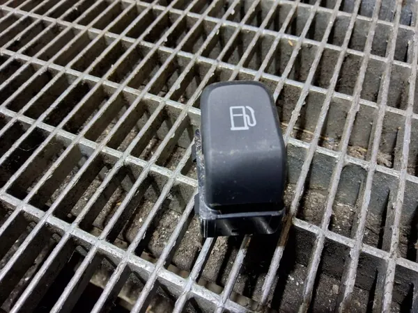 Levier de trappe à essence OEM 8V0959833A Audi Q3 8U image 3