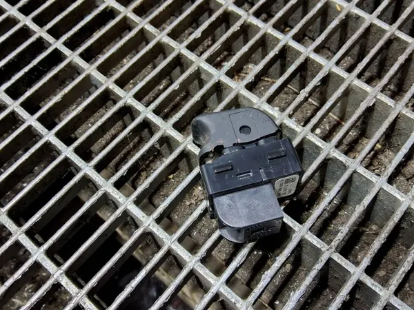 Levier de trappe à essence OEM 8V0959833A Audi Q3 8U image 5