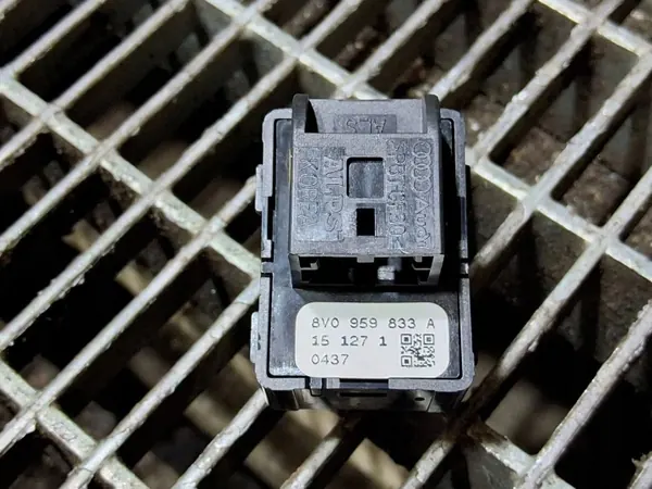 Levier de trappe à essence OEM 8V0959833A Audi Q3 8U image 7