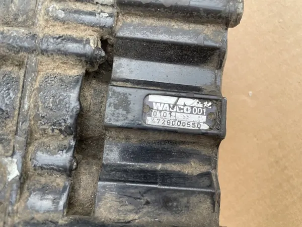 MAN TGX/TGS ECAS Luftfeder-Ventil OEM 4729000550 image 3