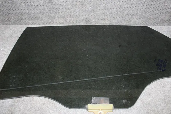 Vitre Arrière Gauche Noire OEM I 30 II pour Hyundai image 2