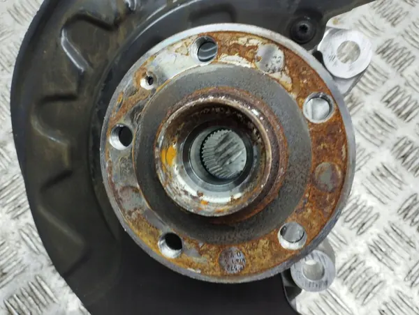 Audi A3 8Y 2021 Mozzo ruota anteriore destro image 9