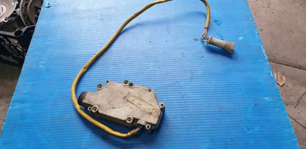 Actuador de cierre central Ford Sierra MK2 OEM 87BG220A20A2B image 4