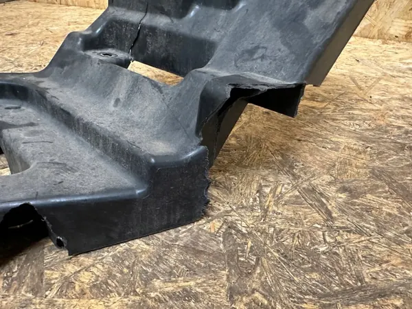 Tesla Model X rechter koplamp bevestigingsgleuf OEM 1048807-00-A image 4