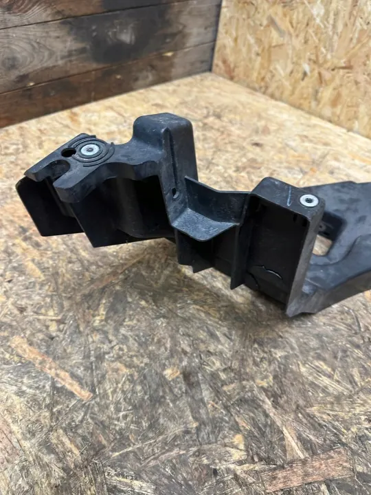 Tesla Model X rechter koplamp bevestigingsgleuf OEM 1048807-00-A image 7