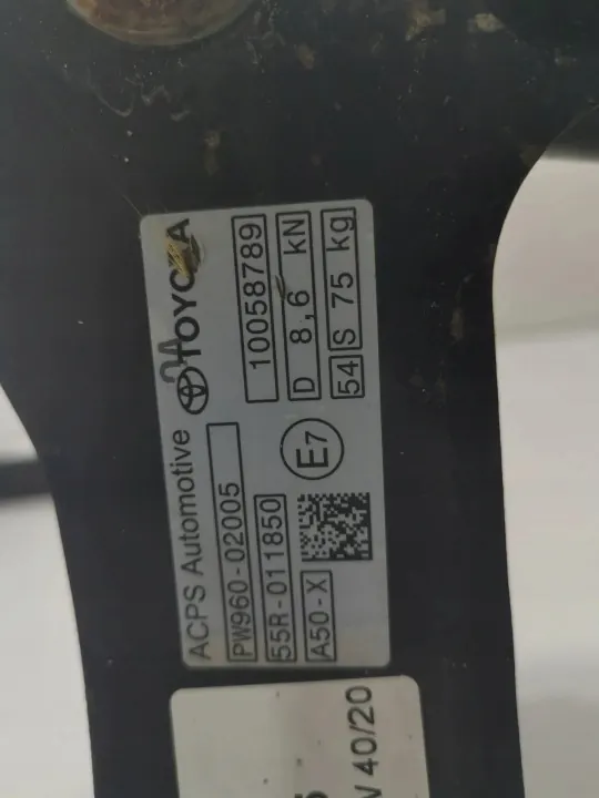 Toyota Avensis T270 trekhaak OEM pw96002005 image 3