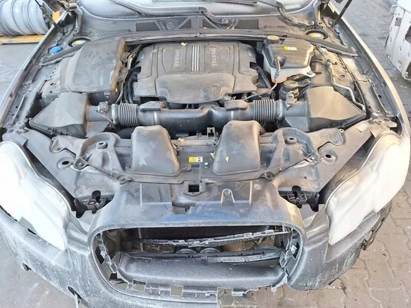 JAGUAR XF XFR X250 5.0 V8 Ilmansuodattimen Kotelo Vasen image 9