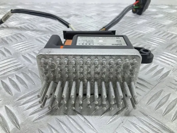 Audi OE 8K0959501E Tuulettimen Ohjain image 2