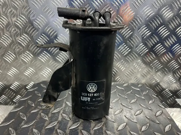 Boîtier filtre à carburant VW Passat B6 3C0127400C image 2
