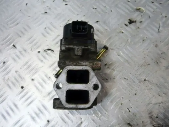 Bomba distribuidora combustible MR420916 Carisma 1.8 GDI image 3