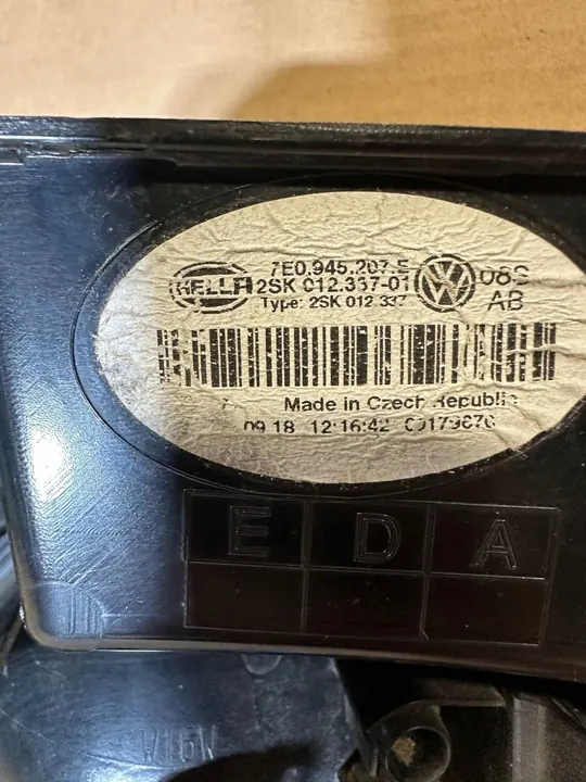 Lámpara trasera izquierda VW Transporter T6 image 5