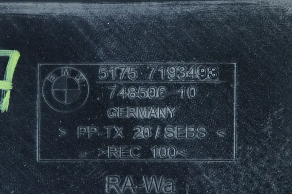 BMW 5 GT F07 Front Left Wheel Arch Triangle 7193493 image 3