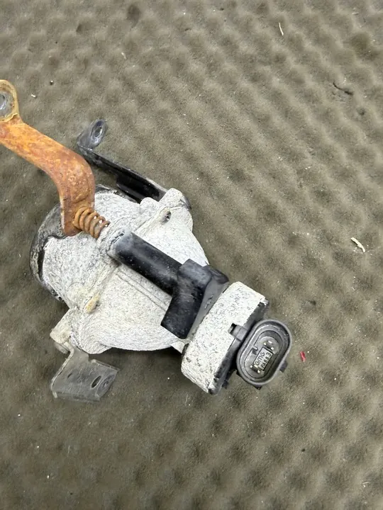 Farol de neblina Kia Ceed 922021H000 image 3