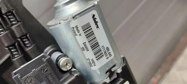 Audi A4 S4 B8 Kattoikkuna OEM 8K5877041B - Käytetty image 5